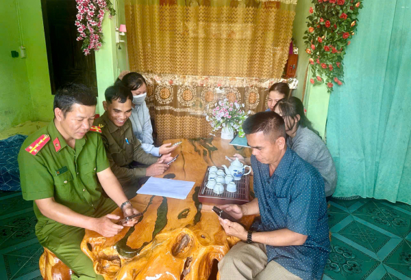Công an xã giúp dân tích hợp tài khoản an sinh xã hội trên VNeiD -0