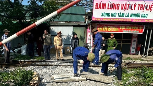 Hà Nội xóa bỏ 16 lối mở tự tạo trên tuyến đường sắt Bắc - Nam