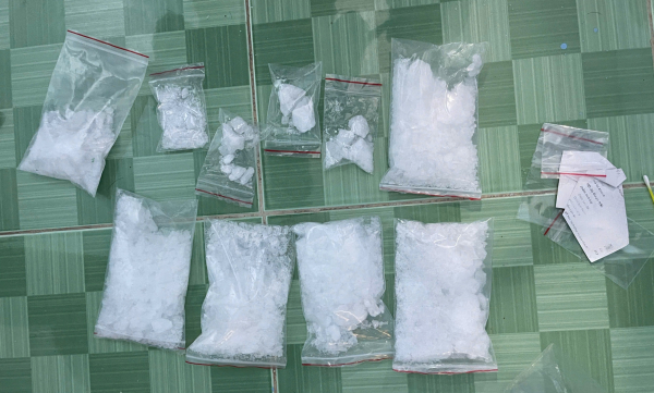 Bắt đối tượng mua bán, tàng trữ trái phép gần 1kg chất ma túy ở đặc khu Phú Quốc -0