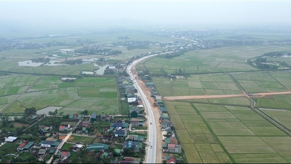 Tuyến đường 500 tỷ đồng về quê hương Bác Hồ lỡ hẹn ngày về đích