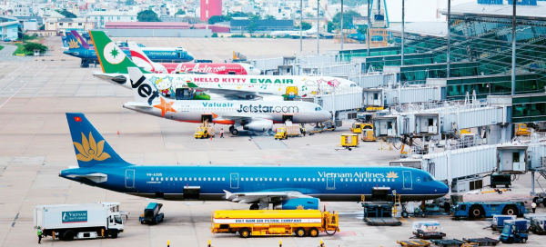 Bộ Xây dựng hồi đáp về đề xuất phụ thu nhiên liệu, nới trần vé bay nội địa -0