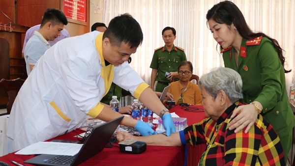 Thu nhận mẫu ADN thân nhân liệt sĩ chưa xác định danh tính trên địa bàn tỉnh An Giang