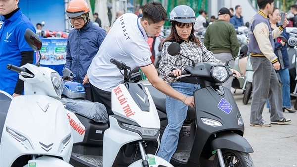 Xe máy điện VinFast lập kỷ lục doanh số