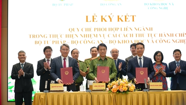 Cải cách thủ tục hành chính phải đổi mới thực chất, toàn diện, gắn với chuyển đổi số