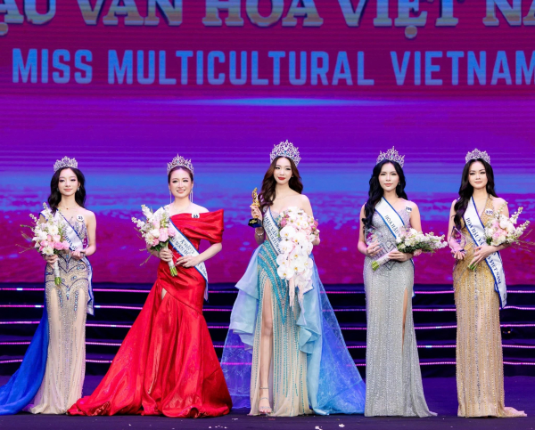 Nữ sinh Nguyễn Trần Hà Linh đăng quang Hoa hậu Văn hoá Việt Nam 2026 -0
