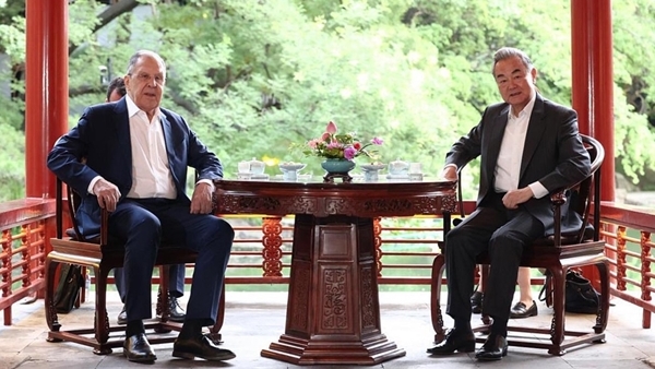 Trung-Nga chung sức hạ nhiệt căng thẳng Trung Đông