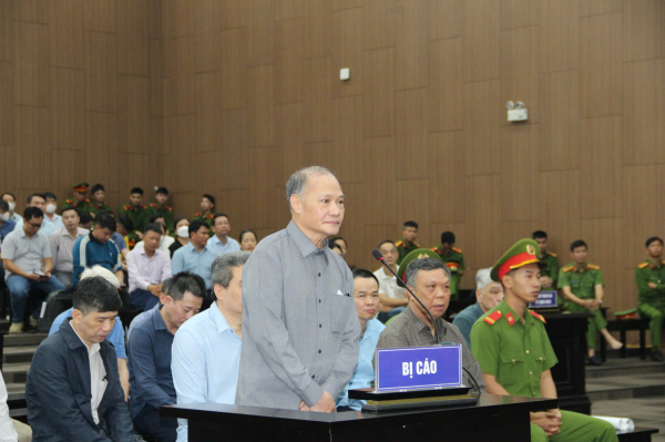 Cựu Thứ trưởng Hoàng Văn Thắng bị tuyên phạt 4 năm tù -1