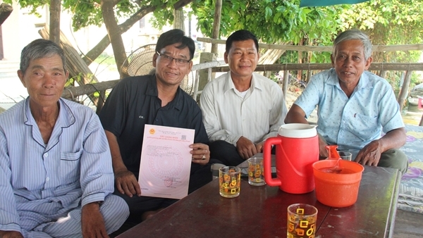 Niềm vui của người dân khu định cư ở Huế sau hơn 30 năm chờ đợi cấp sổ đỏ