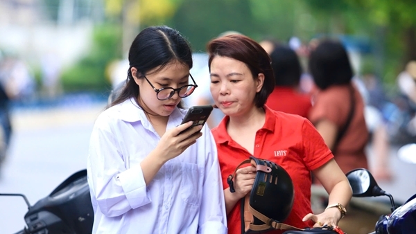 Cân não đặt nguyện vọng vào lớp 10 công lập