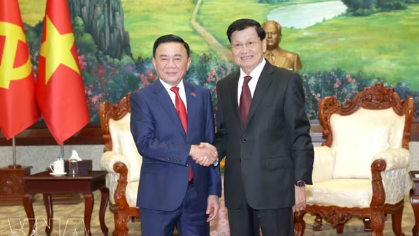 Key Vietnamese Party official meets with top Lao leader in Vientiane