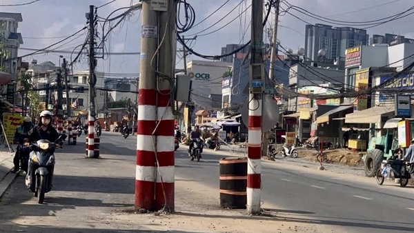 Thót tim vượt gần 200 chướng ngại vật trên đường Nguyễn Thị Định