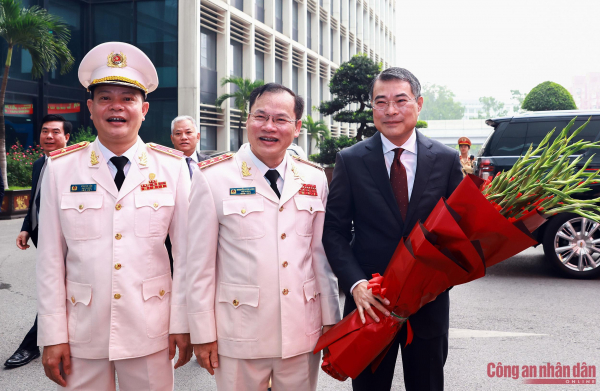 Thủ tướng Lê Minh Hưng dự Lễ kỷ niệm 80 năm Ngày truyền thống lực lượng Cảnh sát QLHC về TTXH -0