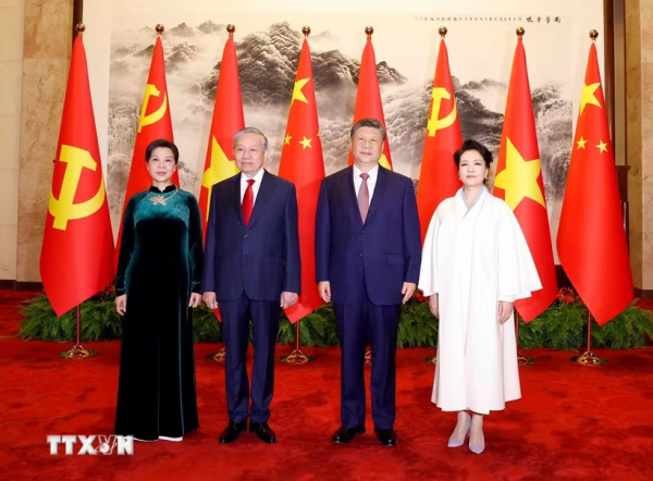 Tổng Bí thư, Chủ tịch nước Tô Lâm và Phu nhân cùng Tổng Bí thư, Chủ tịch nước Trung Quốc Tập Cận Bình và Phu nhân chụp ảnh chung. -0