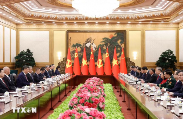 Tổng Bí thư, Chủ tịch nước Tô Lâm và Phu nhân cùng Tổng Bí thư, Chủ tịch nước Trung Quốc Tập Cận Bình và Phu nhân chụp ảnh chung. -0