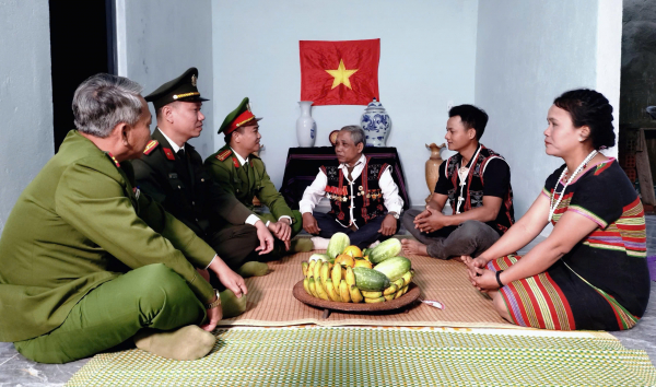 Kỳ cuối: Gần dân để phục vụ tốt nhất - Mệnh lệnh từ con tim -0