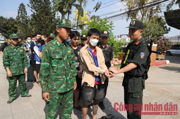 346 đối tượng Việt Nam sang Campuchia làm việc cho tổ chức tội phạm như thế nào? -0