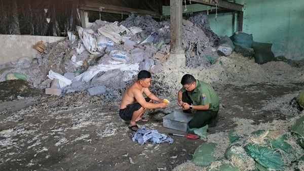 Vì sao “Bà trùm” đổ được hàng chục ngàn tấn chất thải ra môi trường?