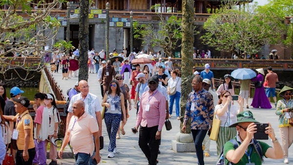 Cảnh báo chiêu trò “bẫy” du khách dịp nghỉ lễ 30/4, 1/5 và du lịch hè sắp tới