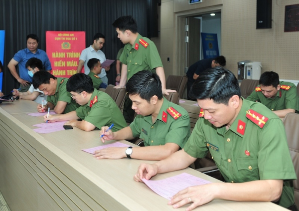 200 CBCS Cụm thi đua số 1 tham gia hiến máu tình nguyện -2