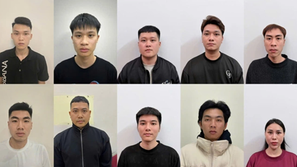 Lừa đảo bằng hình thức đánh bạc trực tuyến, 10 đối tượng bị khởi tố