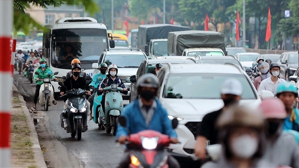 Người dân Hà Nội rời Thủ đô bắt đầu nghỉ lễ, cửa ngõ phía Nam đông đúc