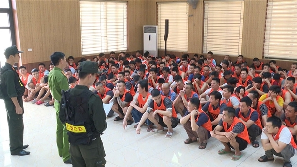 Triệt phá “Trường gà quốc tế Viêng Xay”, khởi tố 196 bị can