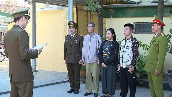 Cặp vợ chồng trẻ “khởi nghiệp” sai hướng