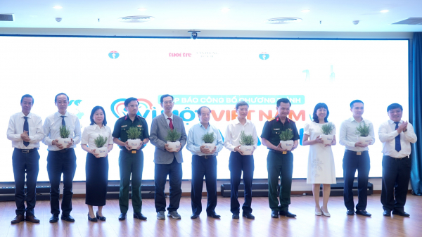 Ra mắt Hội đồng cố vấn dự án.