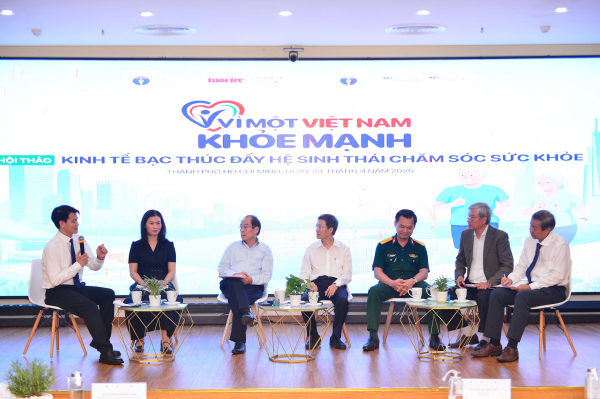 Các đại biểu trao đổi tại hội thảo “Kinh tế bạc thúc đẩy hệ sinh thái chăm sóc sức khỏe”.