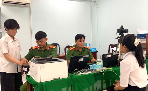 lan2.jpg -0