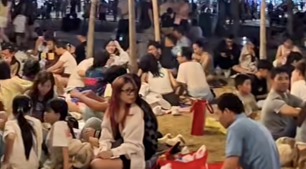 Lung linh pháo hoa trong ngày lễ 30/4 trên thành phố mang tên Bác -3