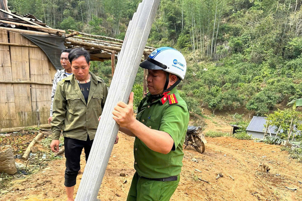 Sưởi ấm lòng dân nơi bản cao -1