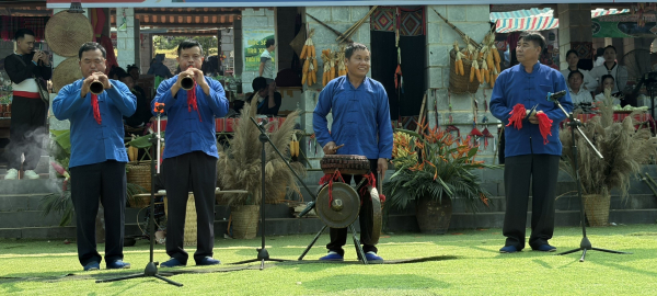 Đồng bào 16 dân tộc tham gia chuỗi hoạt động “Bác Hồ trong trái tim đồng bào” -0