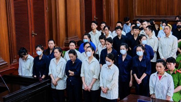 Tuyên án 38 bị cáo trong đường dây chiếm đoạt tiền của khách hàng từ rút thẻ tín dụng -0