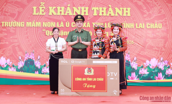 Chắp cánh ước mơ cho trẻ em nơi biên cương Thu Lũm -0