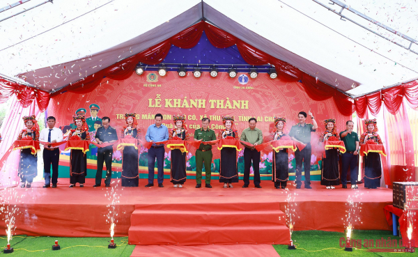 Chắp cánh ước mơ cho trẻ em nơi biên cương Thu Lũm -0