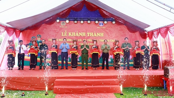 Chắp cánh ước mơ cho trẻ em nơi biên cương Thu Lũm