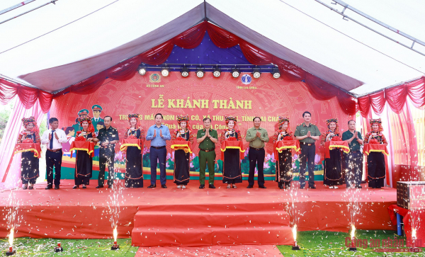 Chắp cánh ước mơ cho trẻ em nơi biên cương Thu Lũm -1
