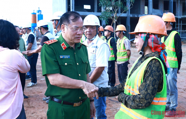 Chắp cánh ước mơ cho trẻ em nơi biên cương Thu Lũm -0