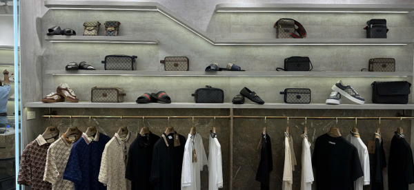 Phát hiện cửa hàng thời trang giả mạo nhãn hiệu Burberry, Gucci -0