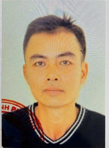 Tạm giam người bố bạo hành con trai 7 tuổi -0