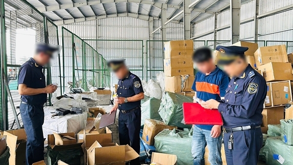 Phát hiện gần 15.000 sản phẩm mỹ phẩm, thời trang có dấu hiệu vi phạm quyền sở hữu trí tuệ