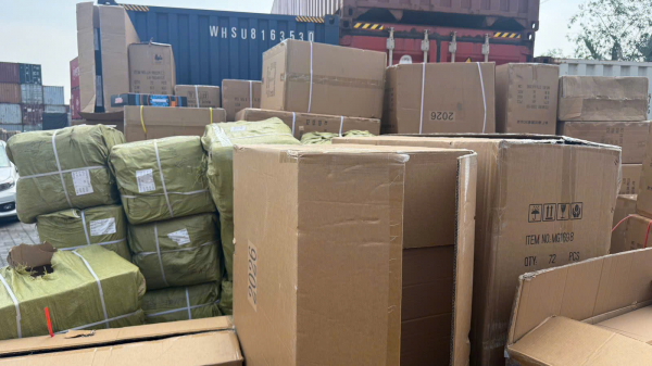Hải quan liên tiếp phát hiện gần 20.000 sản phẩm hàng vi phạm sở hữu trí tuệ và mỹ phẩm hết hạn sử dụng -0