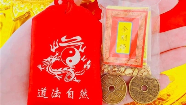 “Thầy bói cõi mạng” tái xuất