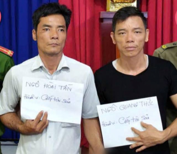 Tạm giữ nhóm đối tượng mang danh “ủy quyền đòi nợ”, xông vào nhà để cướp tài sản -0