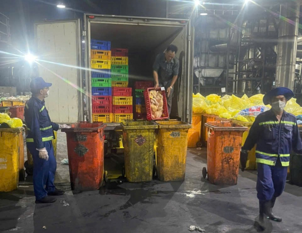 TP Hồ Chí Minh: Liên tiếp phát hiện, tiêu hủy hàng tấn sản phẩm động vật không rõ nguồn gốc -1