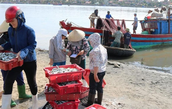 Hỗ trợ ngư dân yên tâm bám biển bảo vệ ngư trường -0