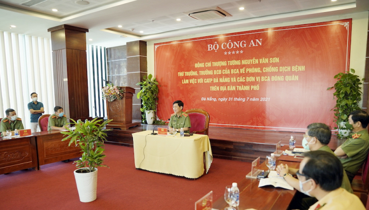 Thứ trưởng Nguyễn Văn Sơn kiểm tra công tác phòng chống dịch COVID-19 tại Đà Nẵng -0