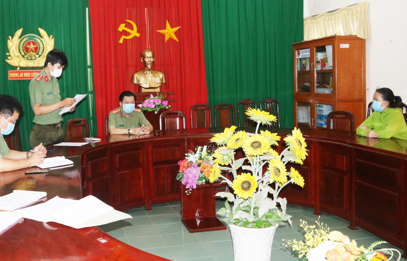 Vĩnh Long xử phạt người phụ nữ lấy Facebook của chồng đăng tin xuyên tạc -0