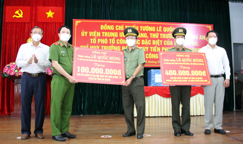 Công an An Giang quyết liệt hơn nữa, giữ vững “vùng xanh”, sẵn sàng chi viện cho các điểm nóng -0